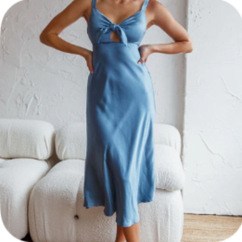 Selfie Leslie Blue Midi Dress